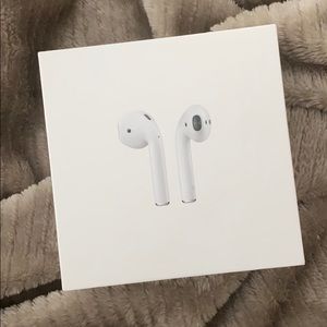 Airpods 2 with wireless charging case